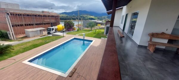 Casa Térrea dos Sonhos no Condomínio Santa Fé III - Image 4